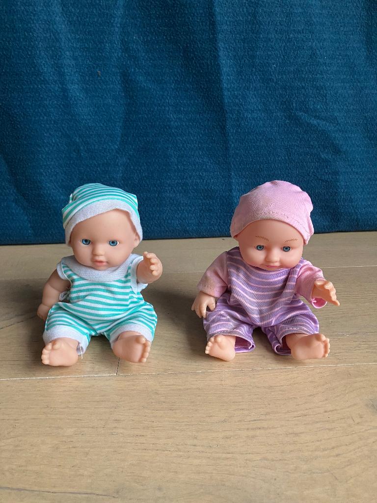 2 kleine popjes met muts, Ophalen, Nieuw, Babypop