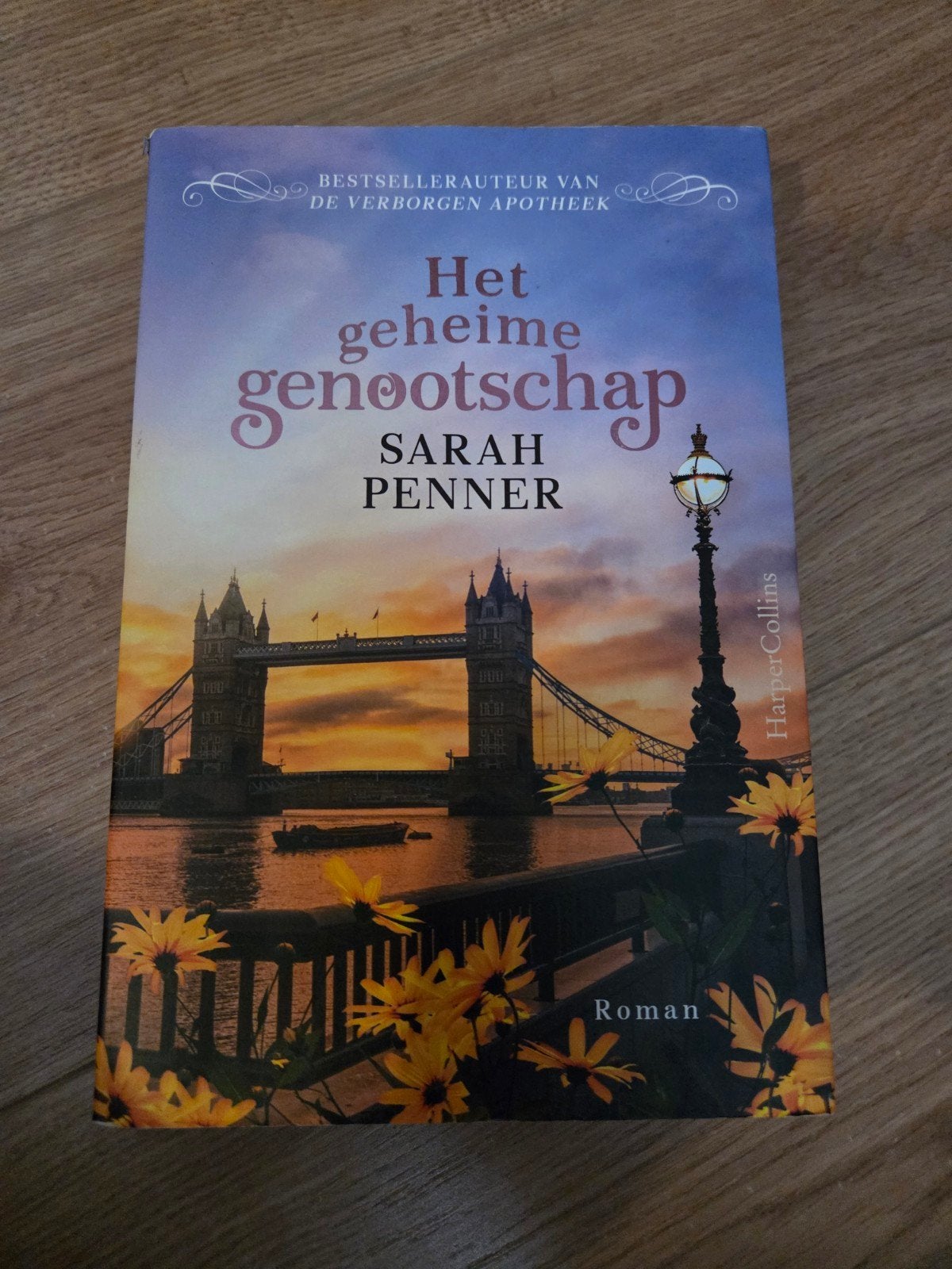 Het geheime genootschap - Sarah Penner (Roman), Boeken, Ophalen of Verzenden, Zo goed als nieuw, Sarah Penner, Nederland