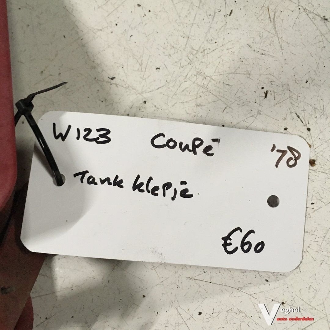 Mercedes W123 Coupe 1978  Tankklep