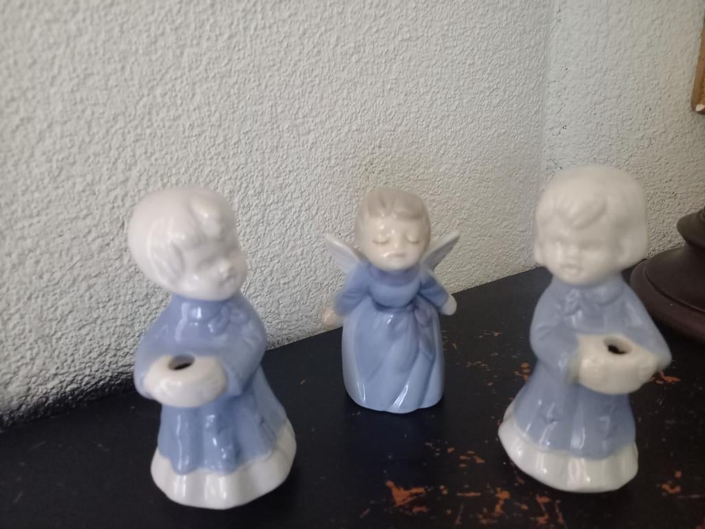 Twee kandelaartjes en 1 engeltje porselein, Ophalen of Verzenden
