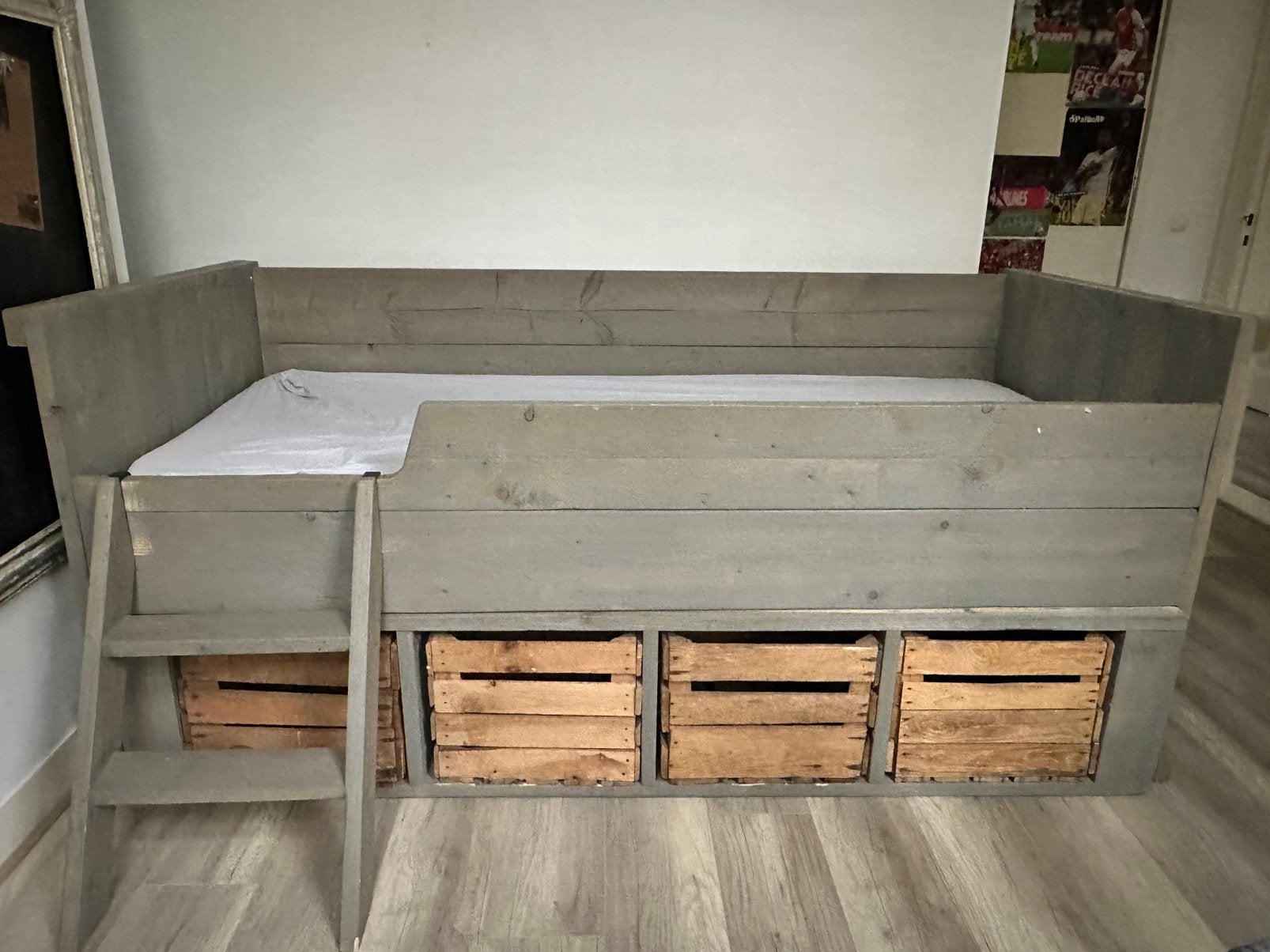 Houten eenpersoonsbed grey wash, Ophalen, 90 cm, Eenpersoons, Zo goed als nieuw