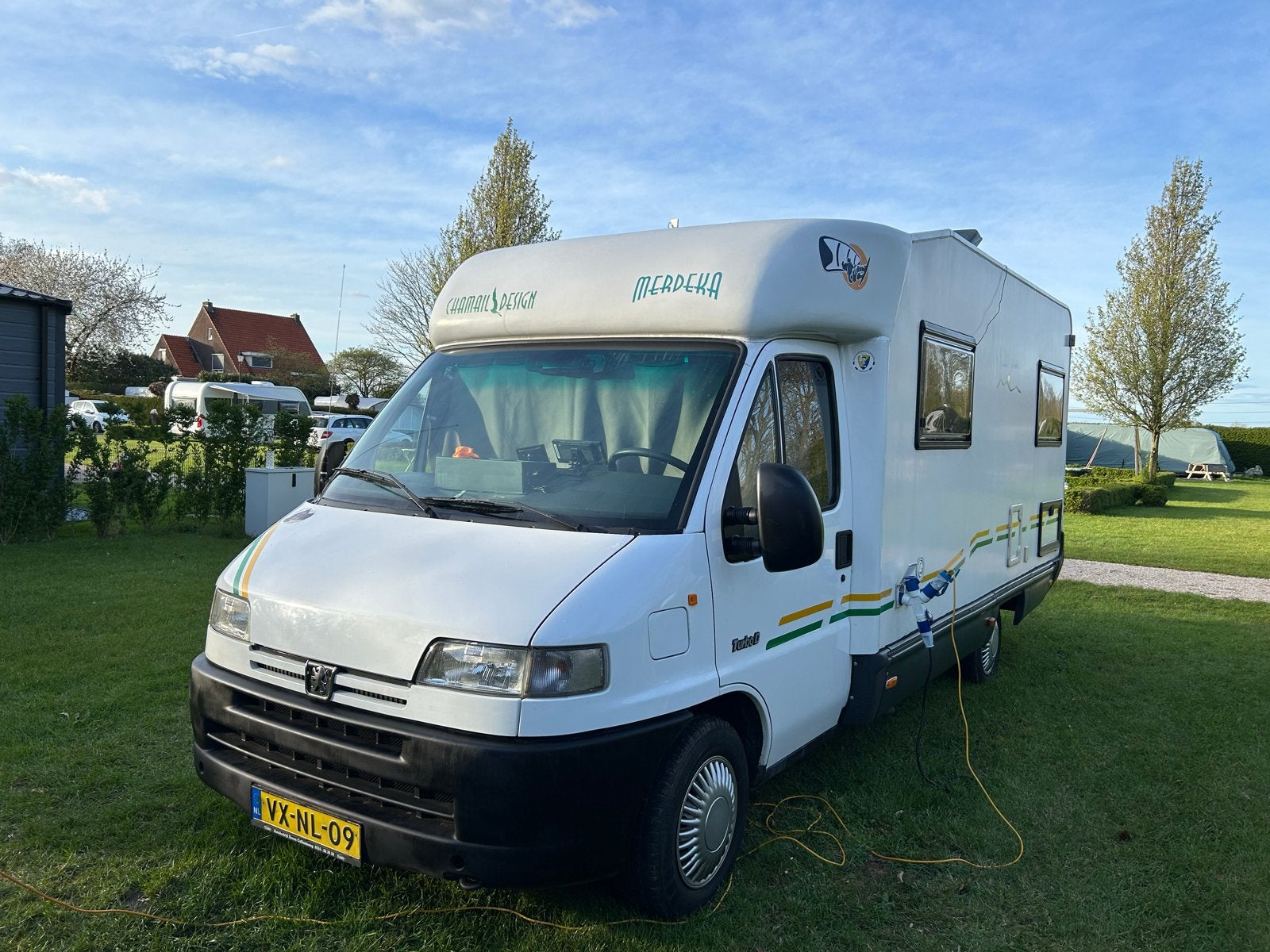 Foto 16 van camper met voortent