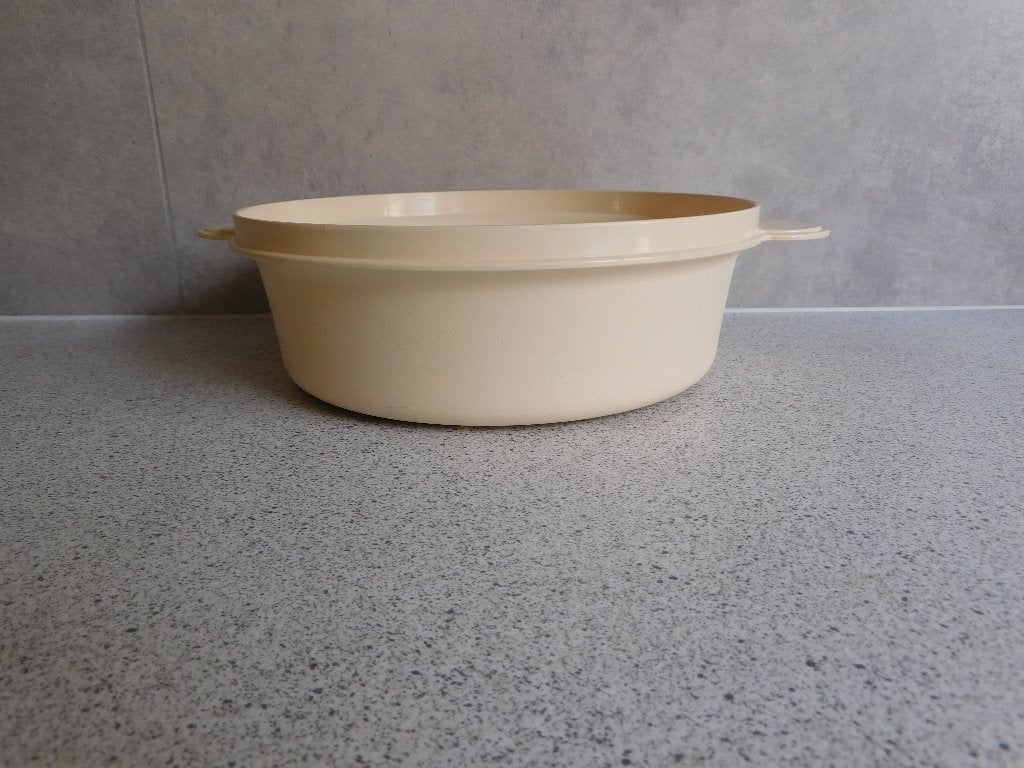 Tupperwave 200 Magnetron Schaal - 1,5 Ltr. Creme, Schaal, Ophalen of Verzenden, Zo goed als nieuw, Magnetronbestendig