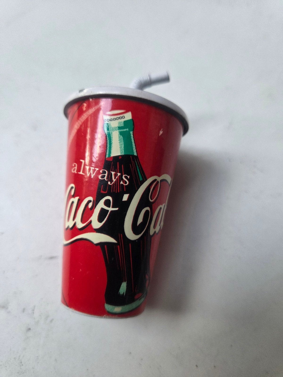 Vintage Coca-Cola blikje met rietje - Verzamelobject, Ophalen of Verzenden, Gebruikt, Aansteker