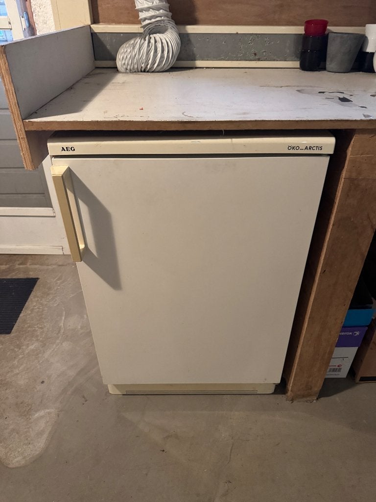 Vriezer klein AEG, Gebruikt, Minder dan 85 cm, Minder dan 60 cm, Vrijstaand