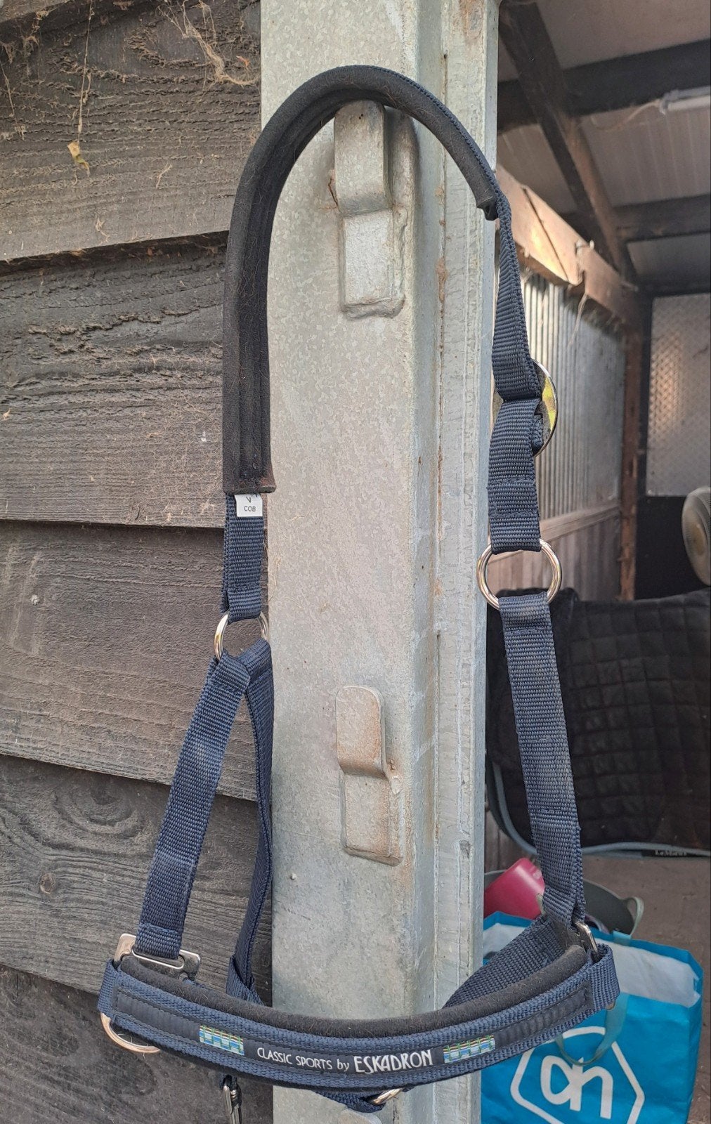 Eskadron halster maat cob izgst paar keer gebruikt, Dieren en Toebehoren, Zo goed als nieuw, Blauw, Halster, Cob