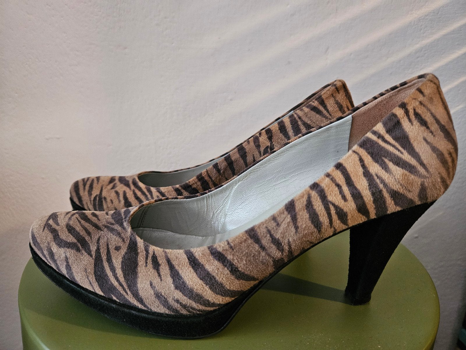 Trendy pumps met tijgerprint van Scaveti Italy mt. 39, Pumps, Bruin, Ophalen of Verzenden, Scaveti