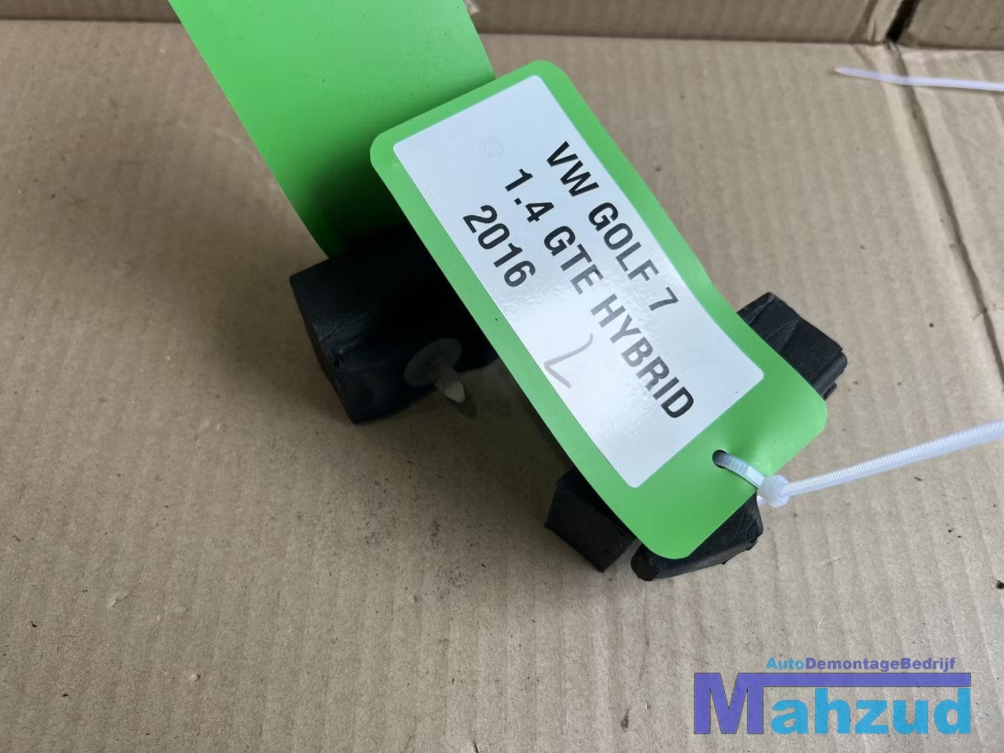 VW GOLF 7 Motorkap afdicht stootrubber 2012-2021 5G0864760B, Gebruikt, Volkswagen, Volkswagen AG, Berliner Ring 2
38440  Wolfsburg, DE