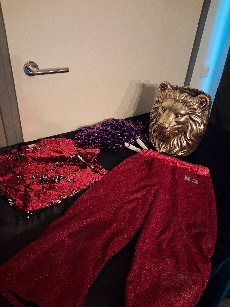 K3 outfit met pompons, Ophalen of Verzenden, Gebruikt, 134 t/m 140, Meisje