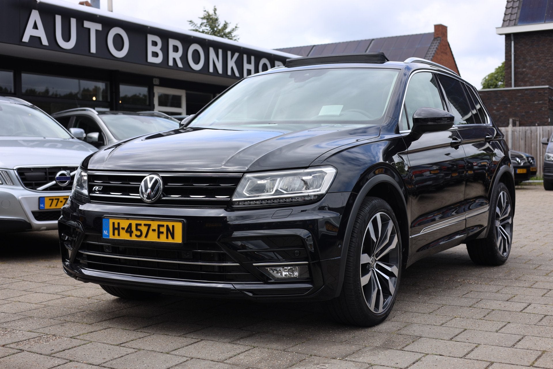 Volkswagen Tiguan 2.0 TSI 4MOTION | R-LINE | PANO | CAMERA |, Auto's, Automaat, Gebruikt, Euro 6, 1984 cc