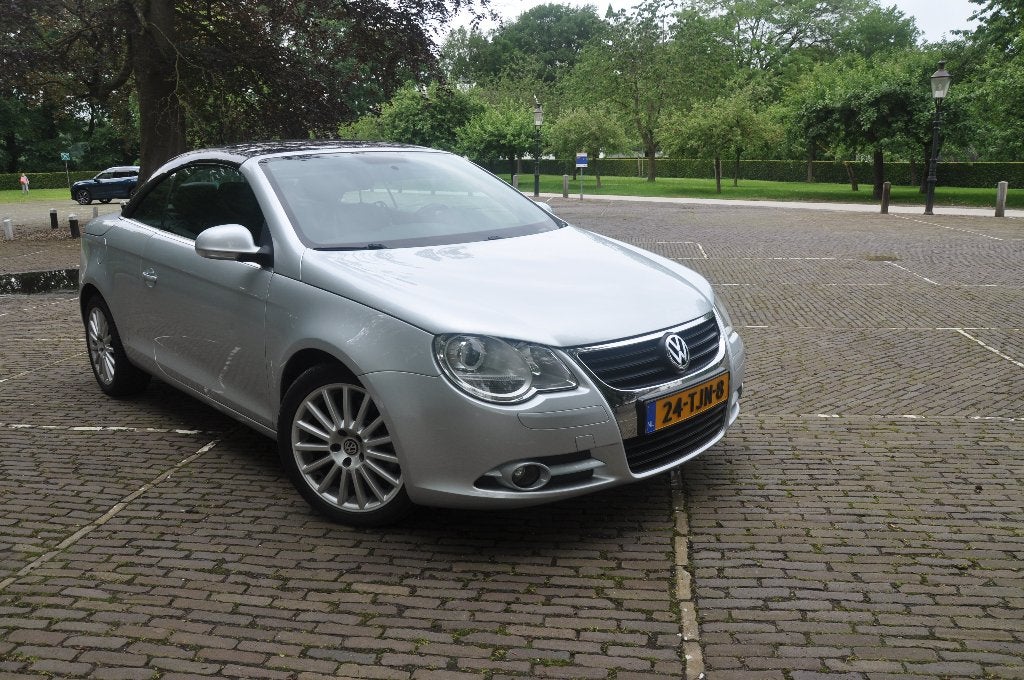 Volkswagen EOS 2007 Cabrio, Automaat, 75265km, APK 21-5-2027, Auto's, Volkswagen, Zwart, 4 cilinders, Overige bekleding, Open dak