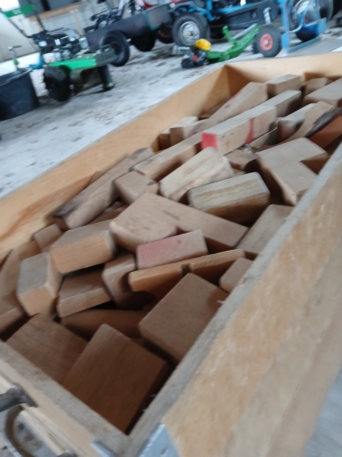 Houten bouwblokken in kist, Ophalen, Gebruikt