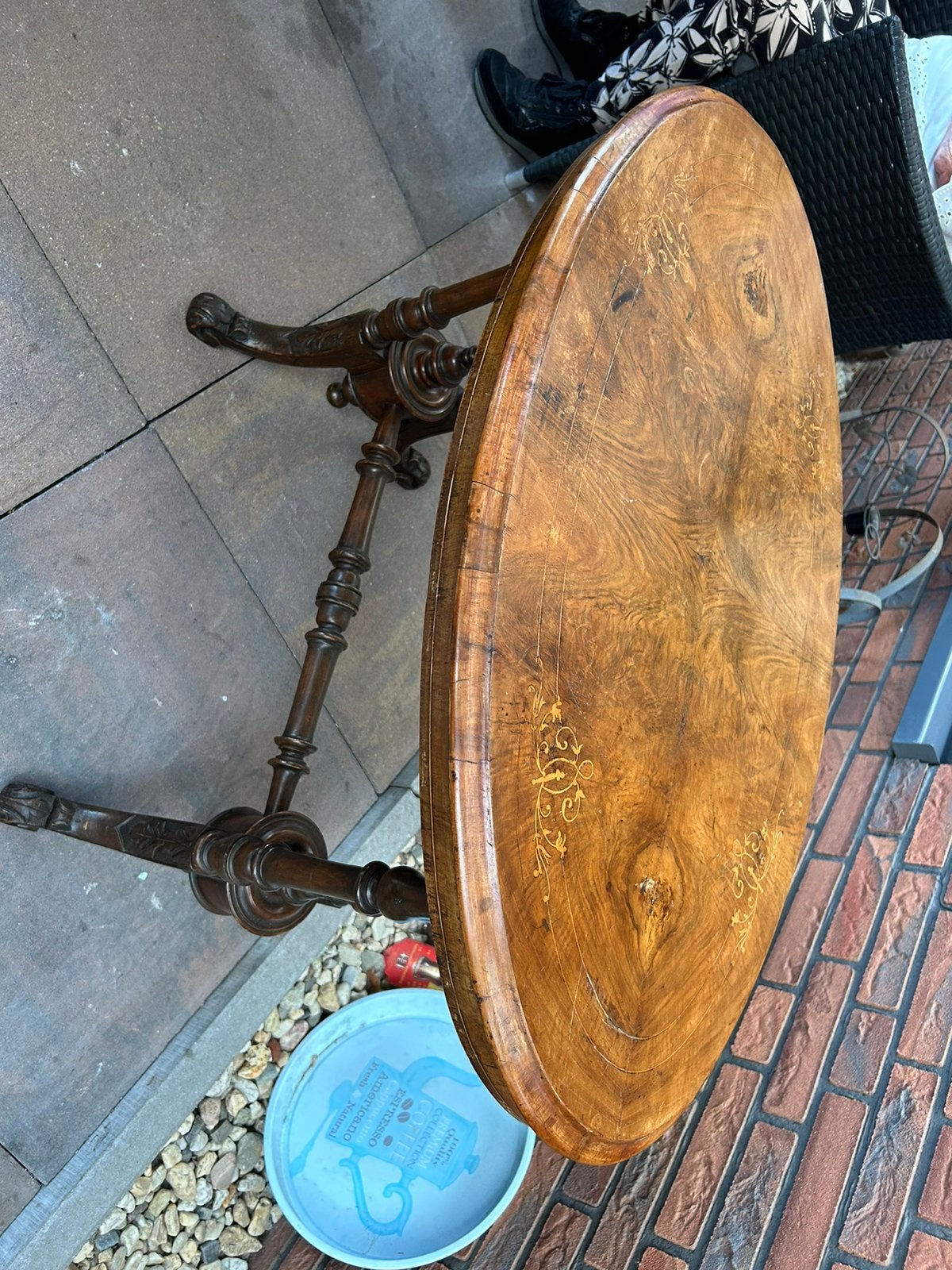 Antieke ovale salontafel met inlegwerk, Ophalen