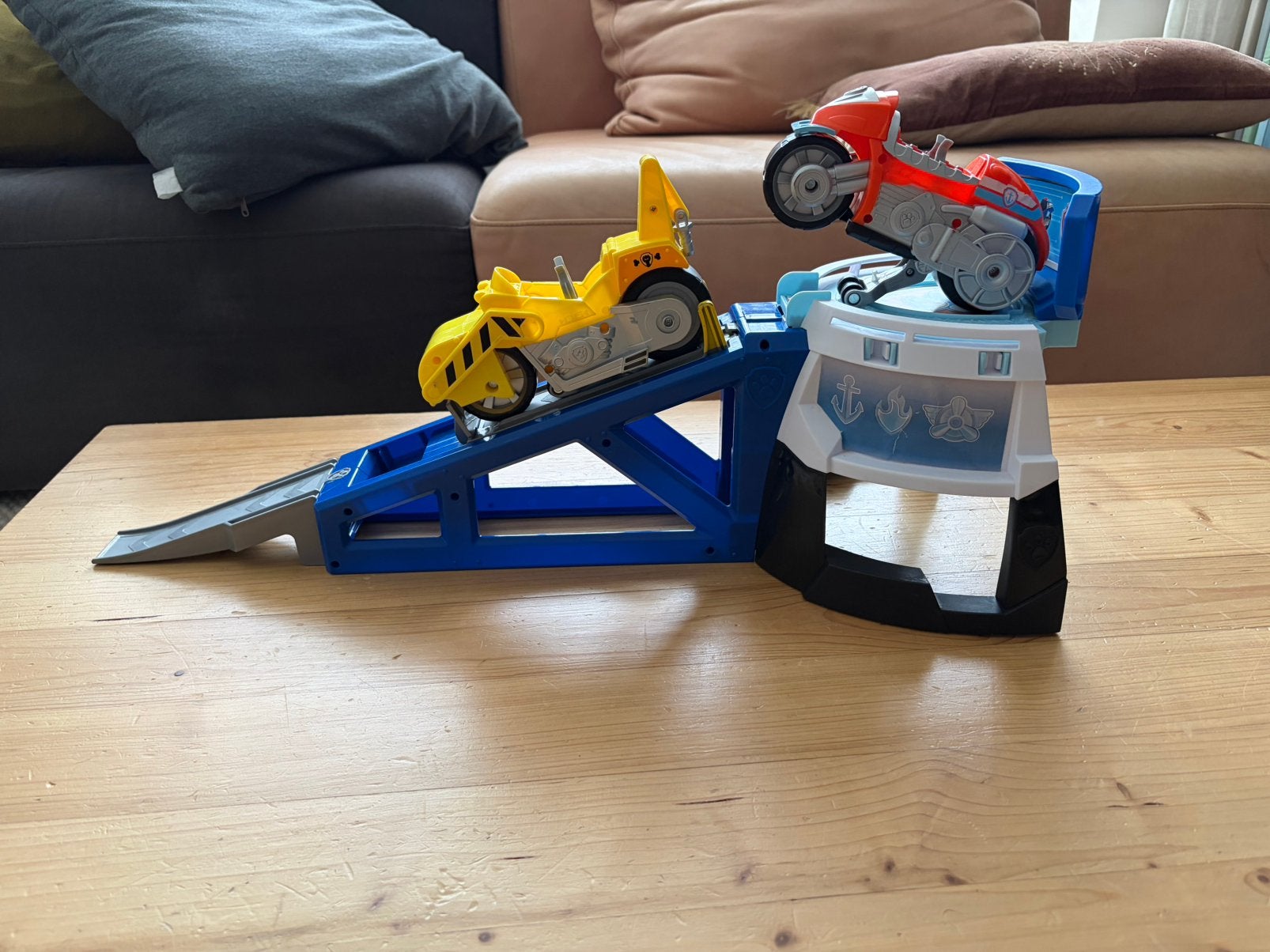 Paw Patrol Moto HQ met twee motoren, Ophalen, Gebruikt