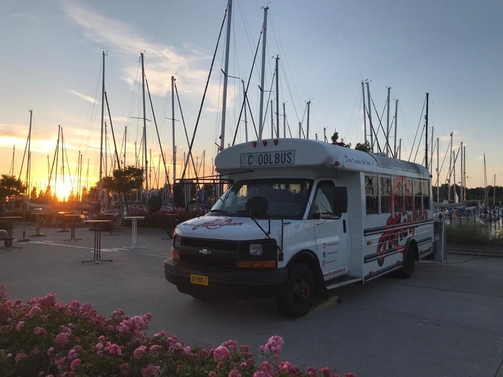 Chevrolet Express 3500 Schoolbus foodtruck - milieuzonevrij!, Ophalen