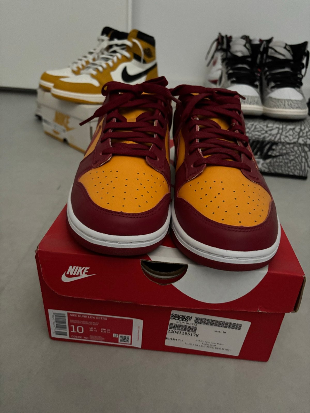 Nike Dunk Low Retro 'Midas Gold' sneakers, Ophalen of Verzenden, Zo goed als nieuw, Overige kleuren, Sneakers of Gympen