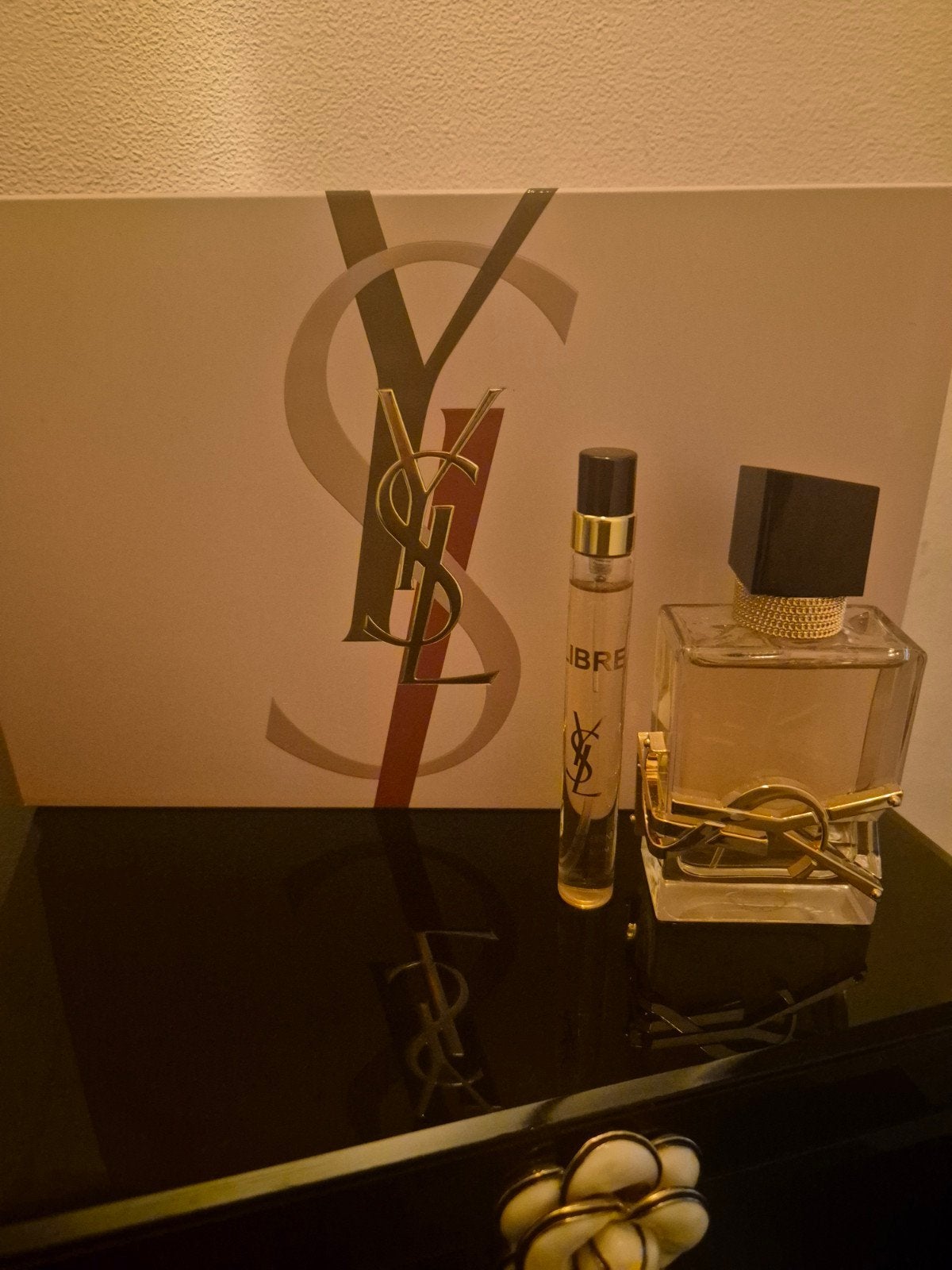 Yves Saint Laurent Libre Eau de Parfum Gift Set, Sieraden, Tassen en Uiterlijk, Uiterlijk | Parfum, Ophalen of Verzenden, Zo goed als nieuw