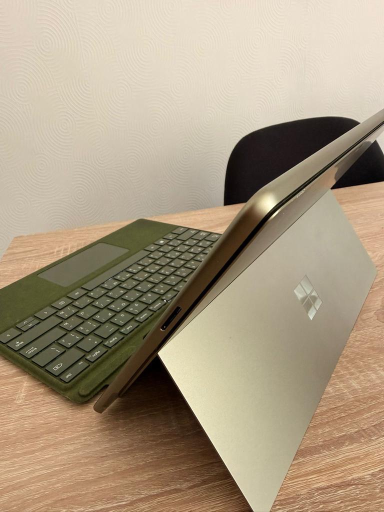Microsoft Surface Pro 9 - i5-1235U, 8GB RAM, 256GB SSD, Computers en Software, Windows Laptops, 2 tot 3 Ghz, Qwerty, 8 GB, 13 inch