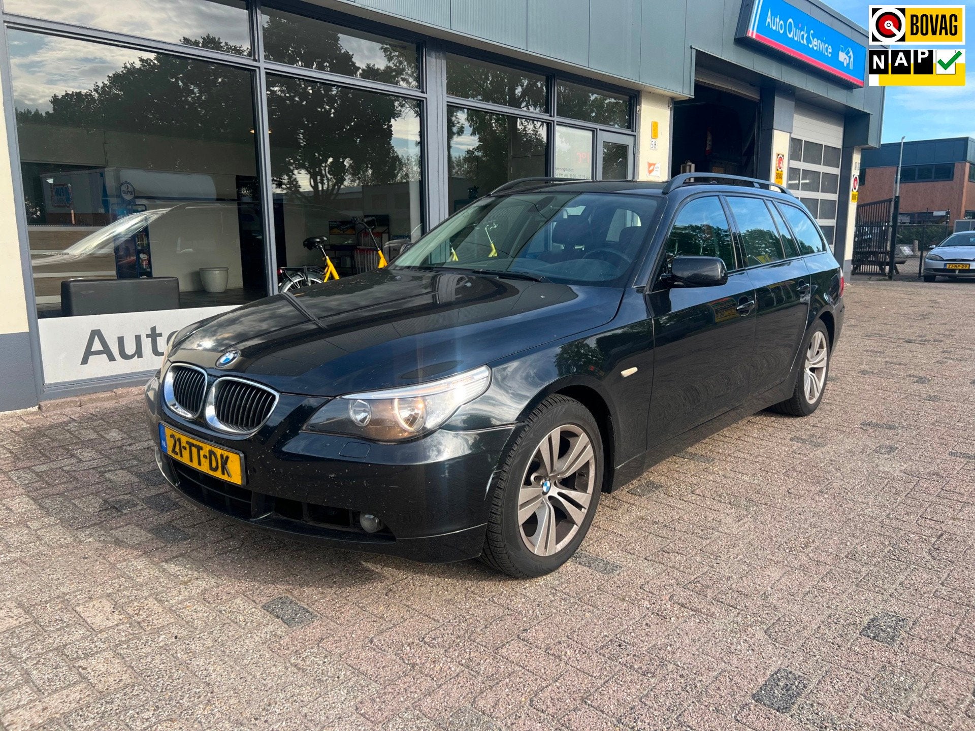 BMW 5-serie Touring 523i Business Line, Achterwielaandrijving, Gebruikt, 2497 cc, 1535 kg