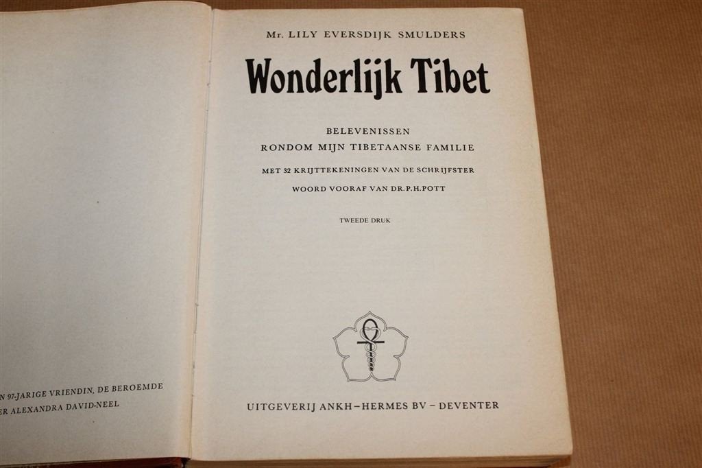 Wonderlijk Tibet — Tibetaanse Cultuur & Familieverhaal 1986, Ophalen of Verzenden, Gelezen, Azië