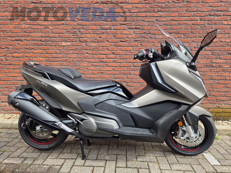 KYMCO AK 550I ABS Premium (2026) 0km € 4300,- korting!!, Kymco, Motorrijbewijs A, Bedrijf, Onbekend
