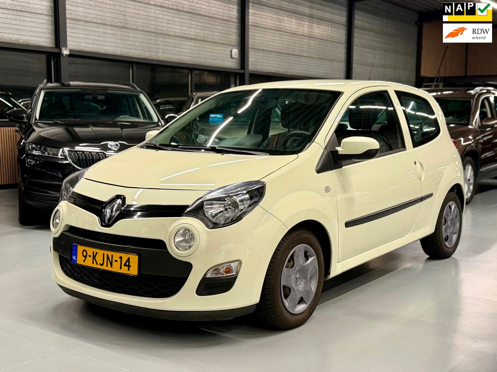 Renault Twingo 1.2 16V Collection Airco l Apk l 2013, Auto's, Voorwielaandrijving, Twingo, Gebruikt, 4 cilinders
