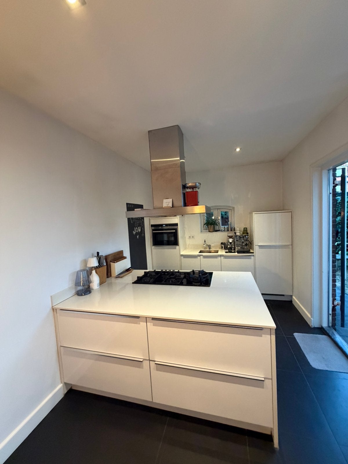 Complete witte keuken met groot kookeiland + apparatuur, Ophalen, Gebruikt, Wit, Composiet