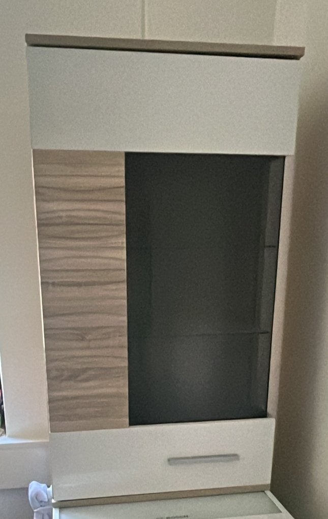 Moderne vitrinekast met glas en lade, Huis en Inrichting, Kasten | Vitrinekasten, Ophalen, Minder dan 50 cm, 100 tot 150 cm, Zo goed als nieuw