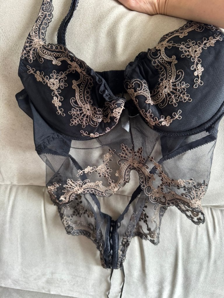 Zwart kanten korset met borduursels, Ophalen of Verzenden, Zwart, Body of Korset