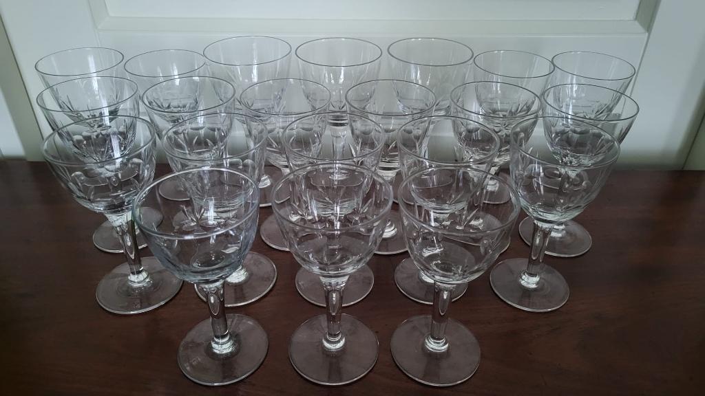 Gegraveerde glazen Doyen set 26 stuks 8 H14D7,5 18 H12,5D6,7, Antiek en Kunst, Antiek | Glas en Kristal, Ophalen of Verzenden