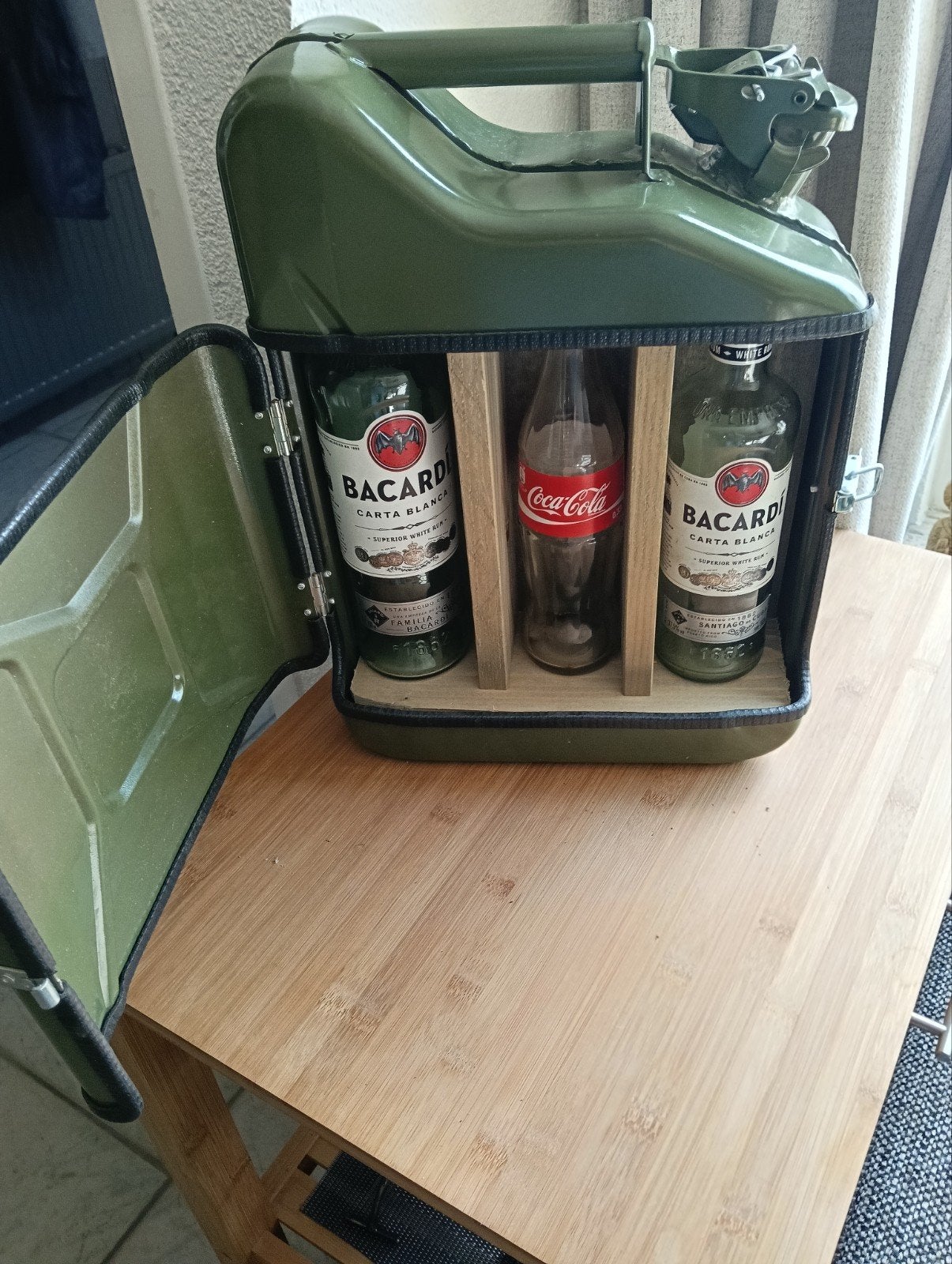 minibar Jerrycan mancave spullen, Ophalen