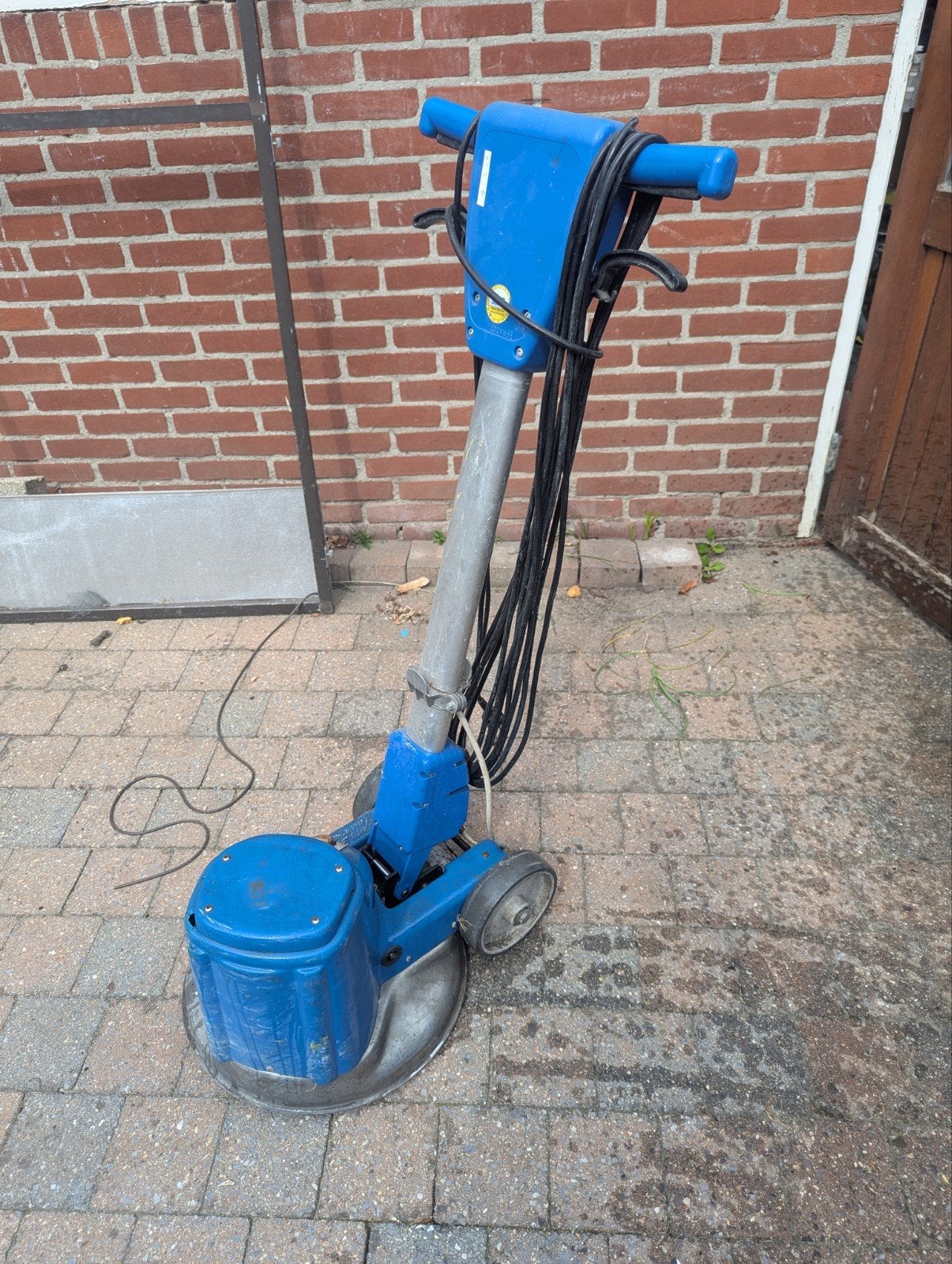 Professionele schrobmachine met accessoires, Ophalen, Gebruikt, Schrobmachine