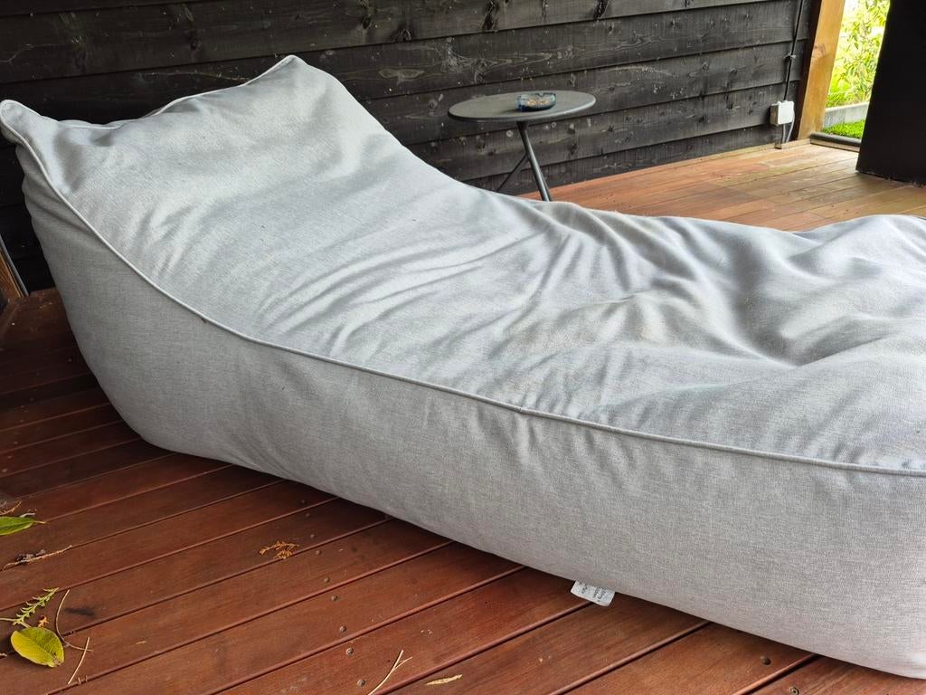 Mega tuinkussen ligbed zitzak grijs voor binnen of buiten, Huis en Inrichting, Ophalen of Verzenden, Zo goed als nieuw, Grijs