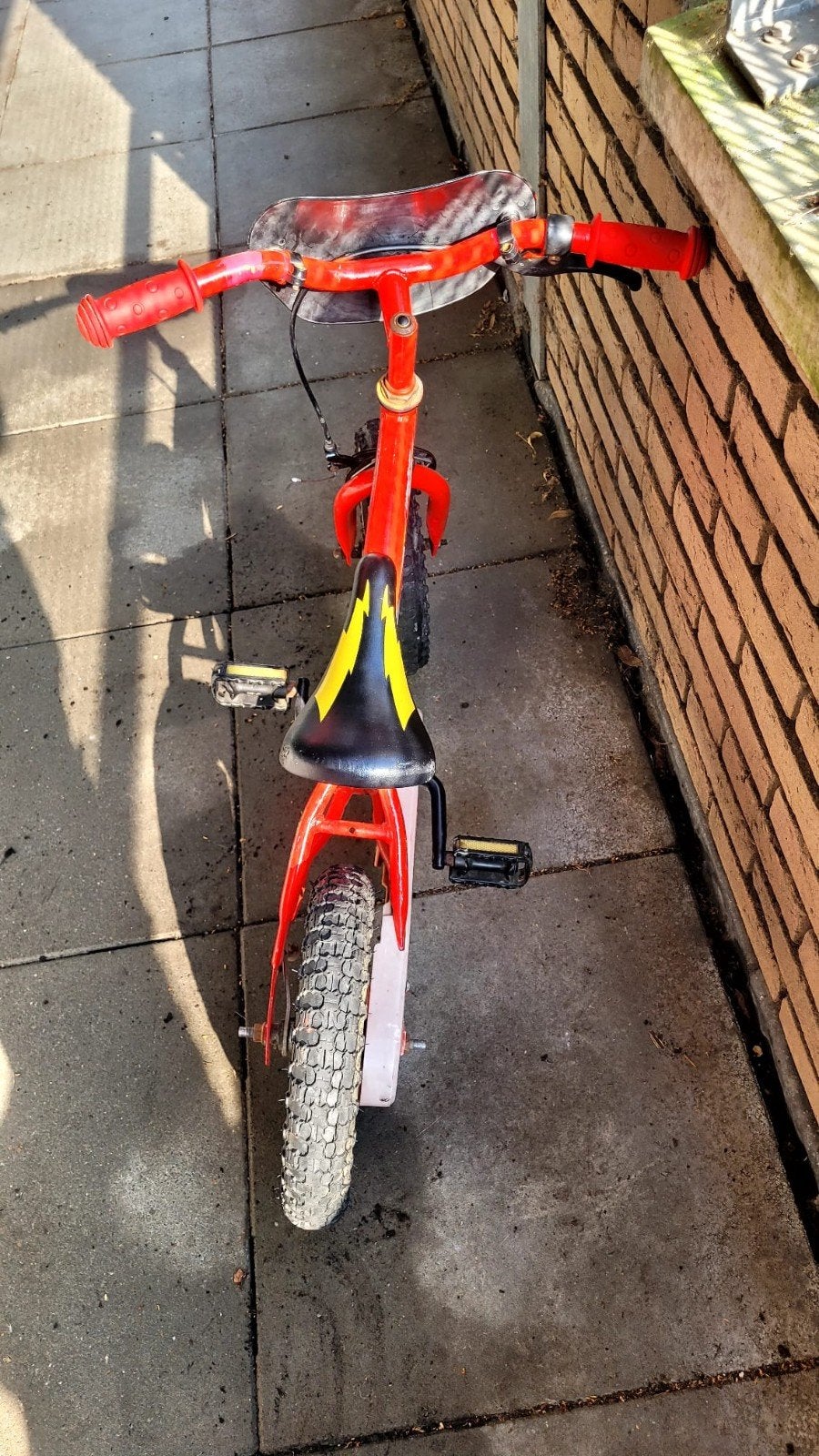 Kinderfiets Rood - Bliksem McQueen - Gebruikt, Ophalen, Zijwieltjes, Gebruikt, Velgrem