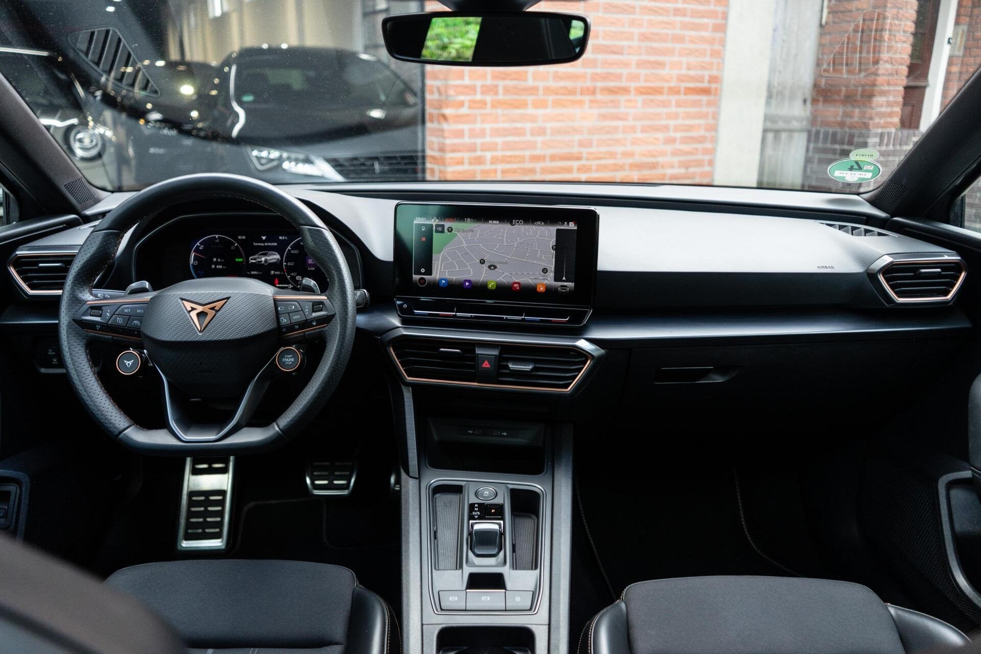 CUPRA Leon Sportstourer 1.4 e-Hybrid VZ Copper Pano / Camera, Auto's, 77 km/l, Gebruikt, Zwart, 4 cilinders