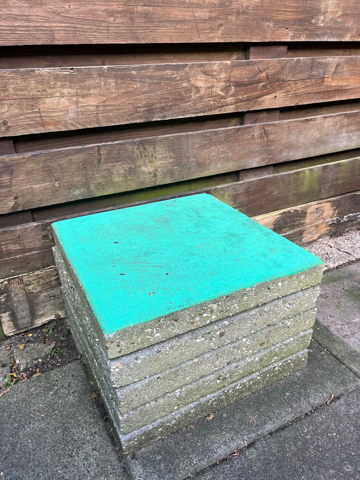5 Grote Terrastegels 50x50 cm (één groen) - Gratis af te hal, Tuin en Terras, Ophalen, Gebruikt, Minder dan 5 m², Beton