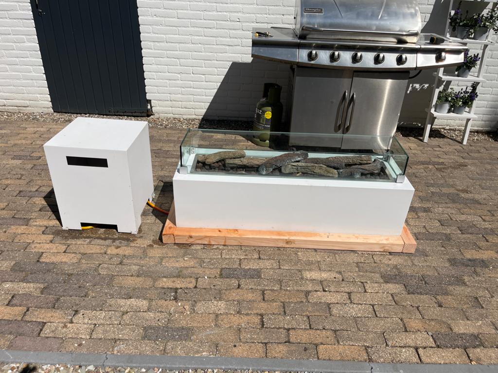 Moderne gasgestookte vuurtafel met ombouw, Tuin en Terras, Ophalen, Zo goed als nieuw, Vuurkorf