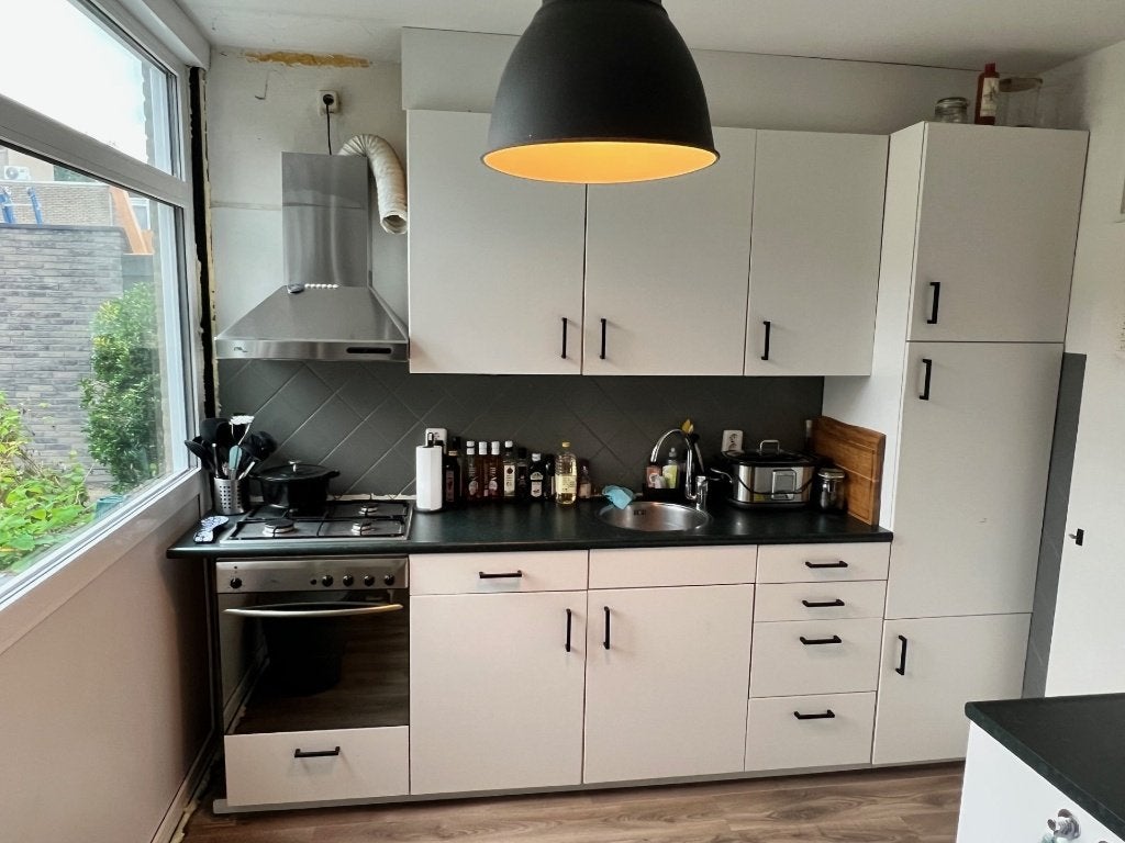 Gratis af te halen complete keuken inclusief apparatuur, Huis en Inrichting, Keuken | Complete keukens, Ophalen, Gebruikt, Wit