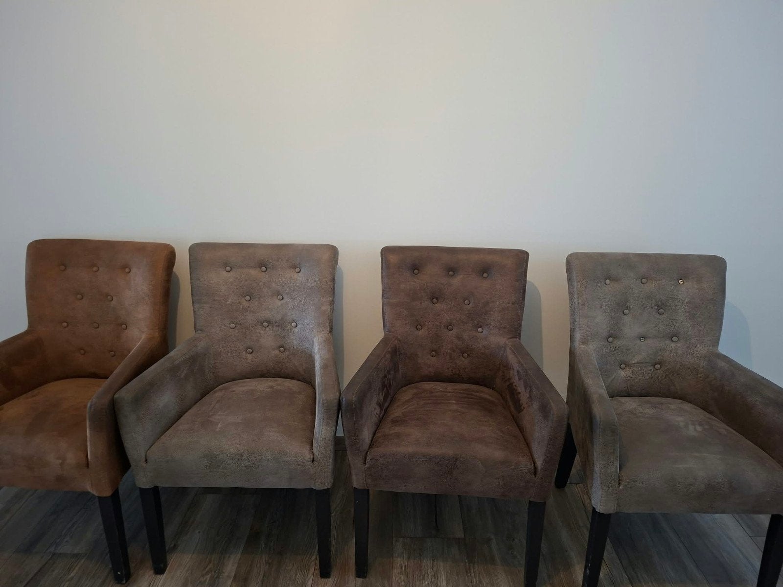 Set van 4 gebruikte eetkamerstoelen in bruin/grijs, Ophalen, Gebruikt, Bruin, Vier