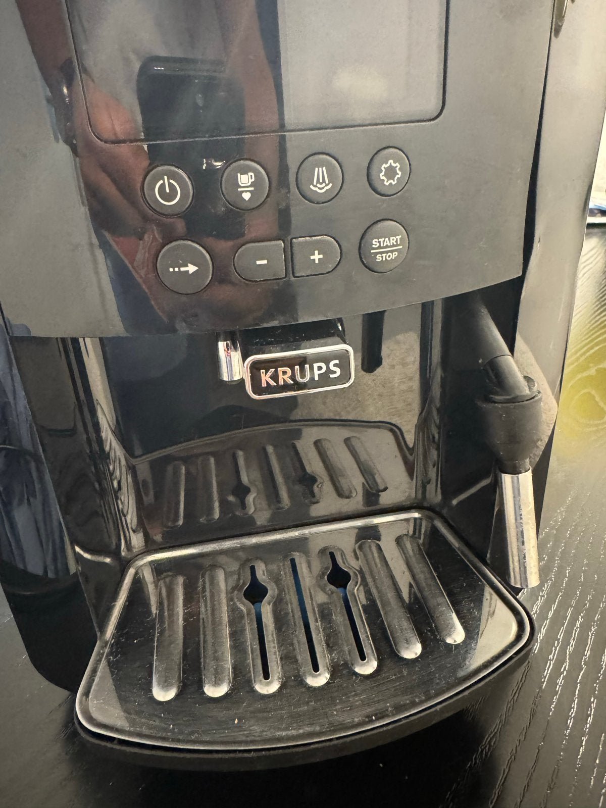 Krups Quattro Force volautomatische bonen koffiemachine, Afneembaar waterreservoir, Koffiemachine, Zo goed als nieuw, Koffiebonen