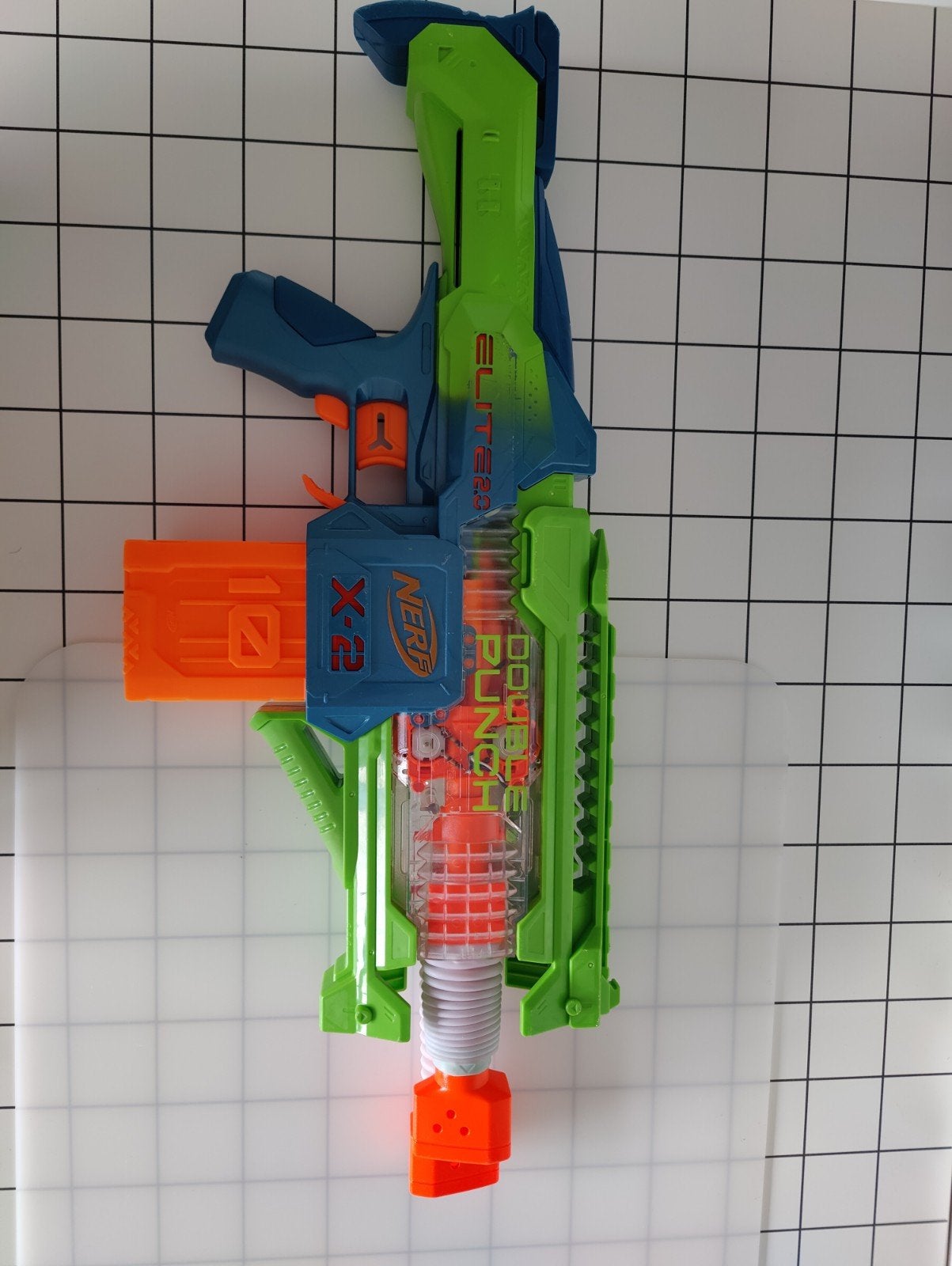 Nerf Elite 2.0 Double Punch Blaster met 2 magazijnen, Ophalen of Verzenden, Zo goed als nieuw, Jongen of Meisje