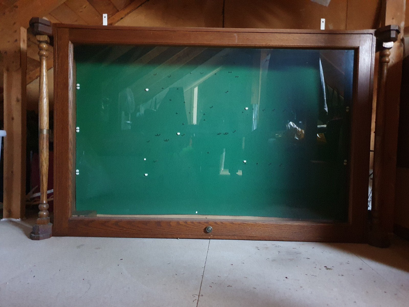 Antieke vitrinekast met glas en houten frame, Ophalen, Met plank(en), Glas, 100 tot 150 cm