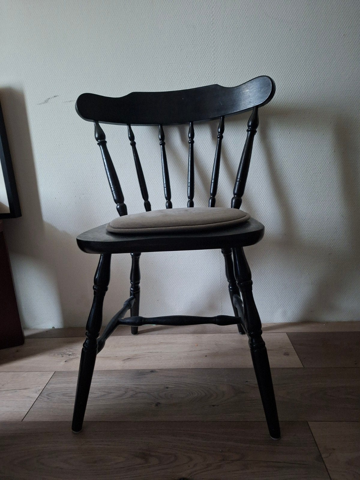 2x  zwarte houten spijlenstoel/ eetkamerstoel (gebruikt, Huis en Inrichting, Ophalen, Gebruikt, Zwart, Eén