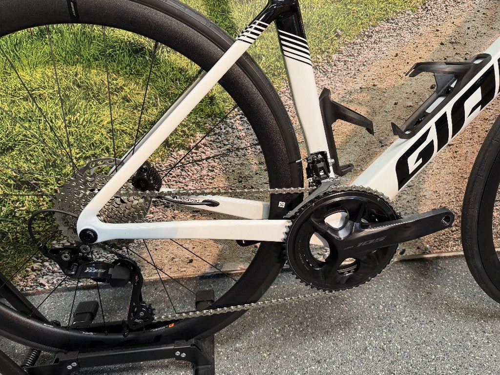 Giant Propel Advanced 2 Disc Maat M 2027 Shimano 105 €2999,-, Ophalen, 28 inch, Carbon, Heren
