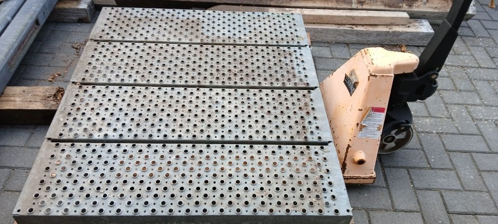 Gegalvaniseerd stalen bordes, Ophalen, Gebruikt, Trap, Minder dan 2 meter