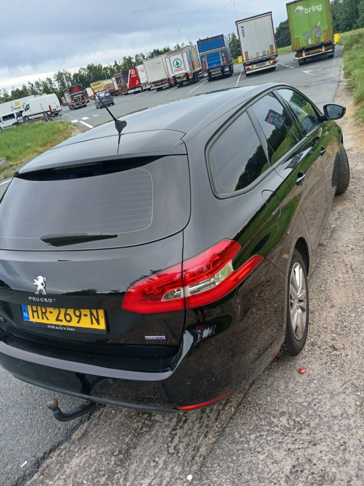 Peugeot 308 1.6 E-hdi 88 KW SW 2015 Zwart, Auto's, Voorwielaandrijving, Stof, 680 kg, 4 cilinders