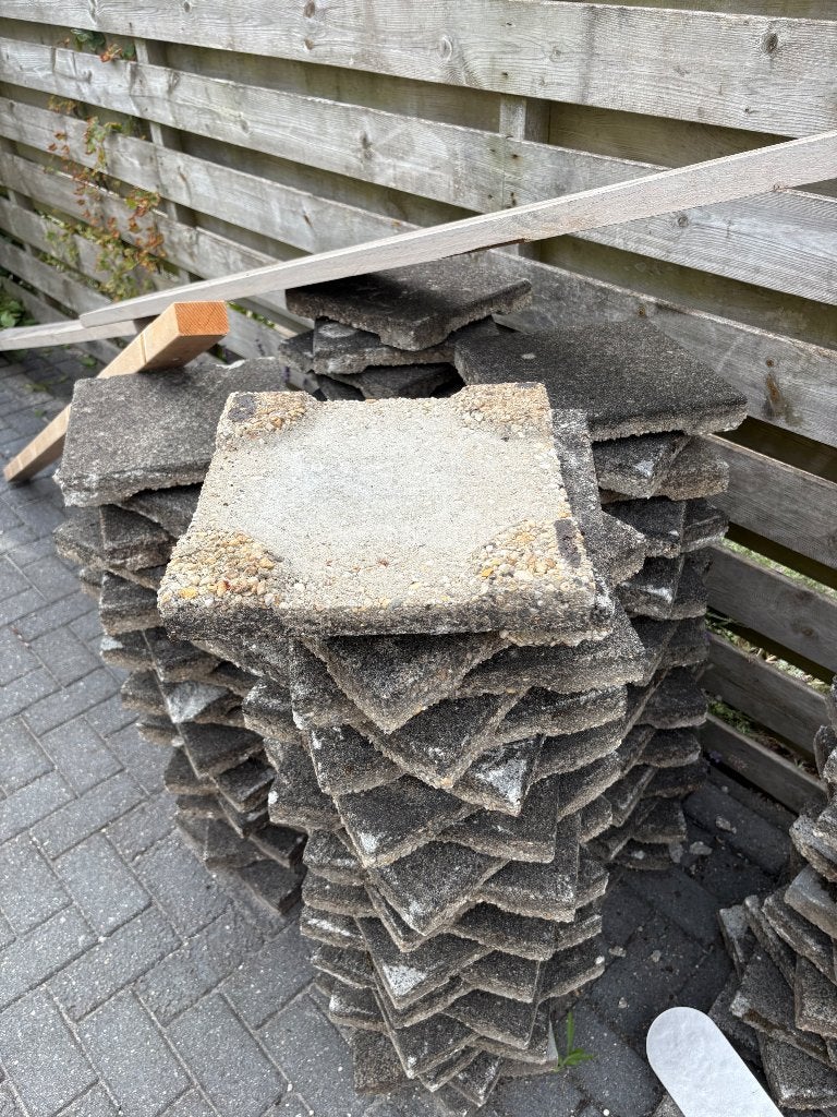 Betonnen daktegels, Tuin en Terras, Tegels en Klinkers, Ophalen, Gebruikt, Overige typen, Minder dan 5 m²