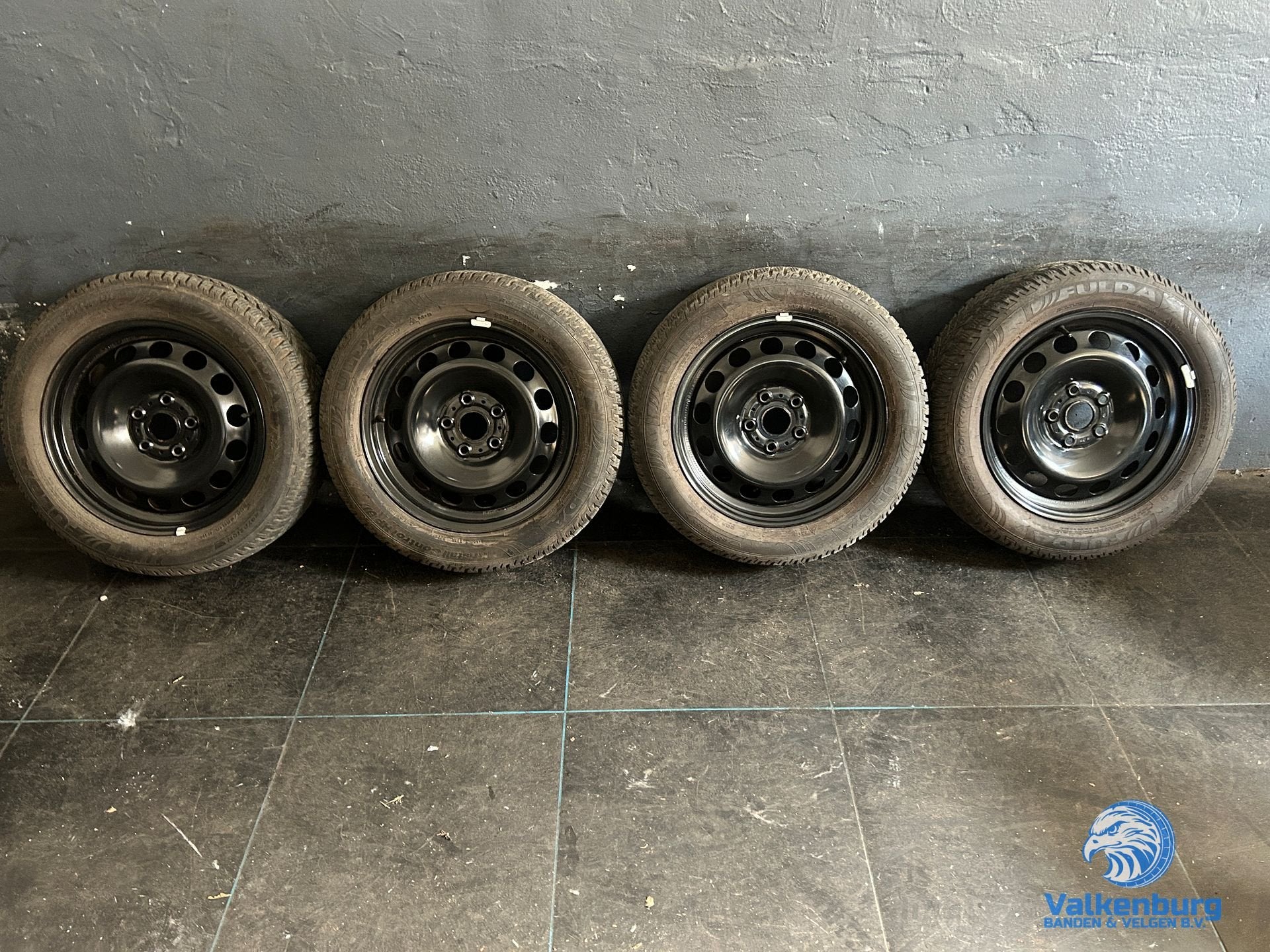 8-9mm! VAG VW Golf Caddy Audi A3 Leon 16 inch stalen velgen, Auto-onderdelen, Banden en Velgen, Gebruikt, -, Banden en Velgen