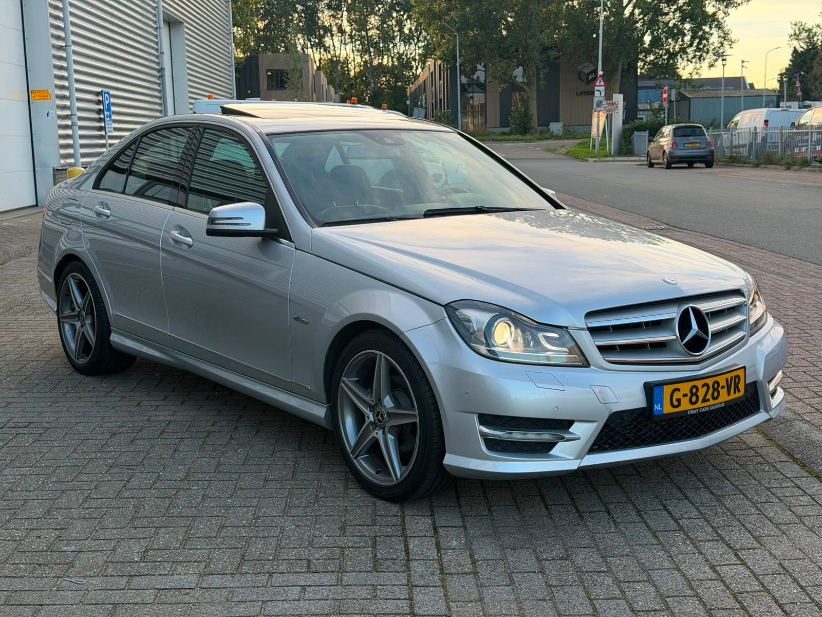 Foto 4 van Mercedes-Benz C-klasse 180 Avantgarde AMG - Automaat - Schui