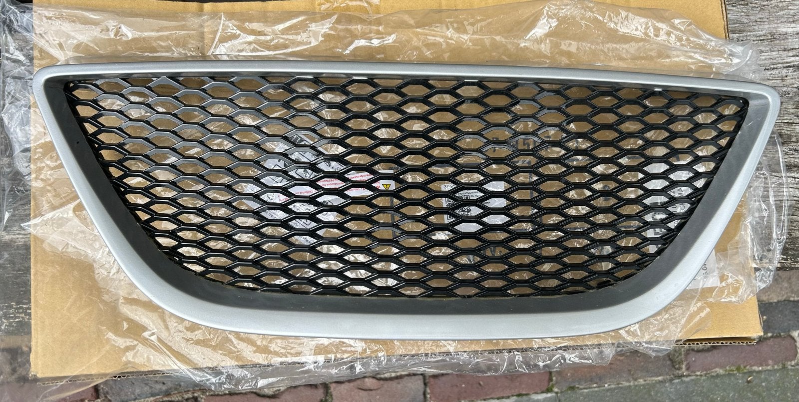 Embleemloze Grill Seat Ibiza 6J (2009-2012) LS7Y/Glans Zwart, Gebruikt, Seat, Motorkap, Verzenden